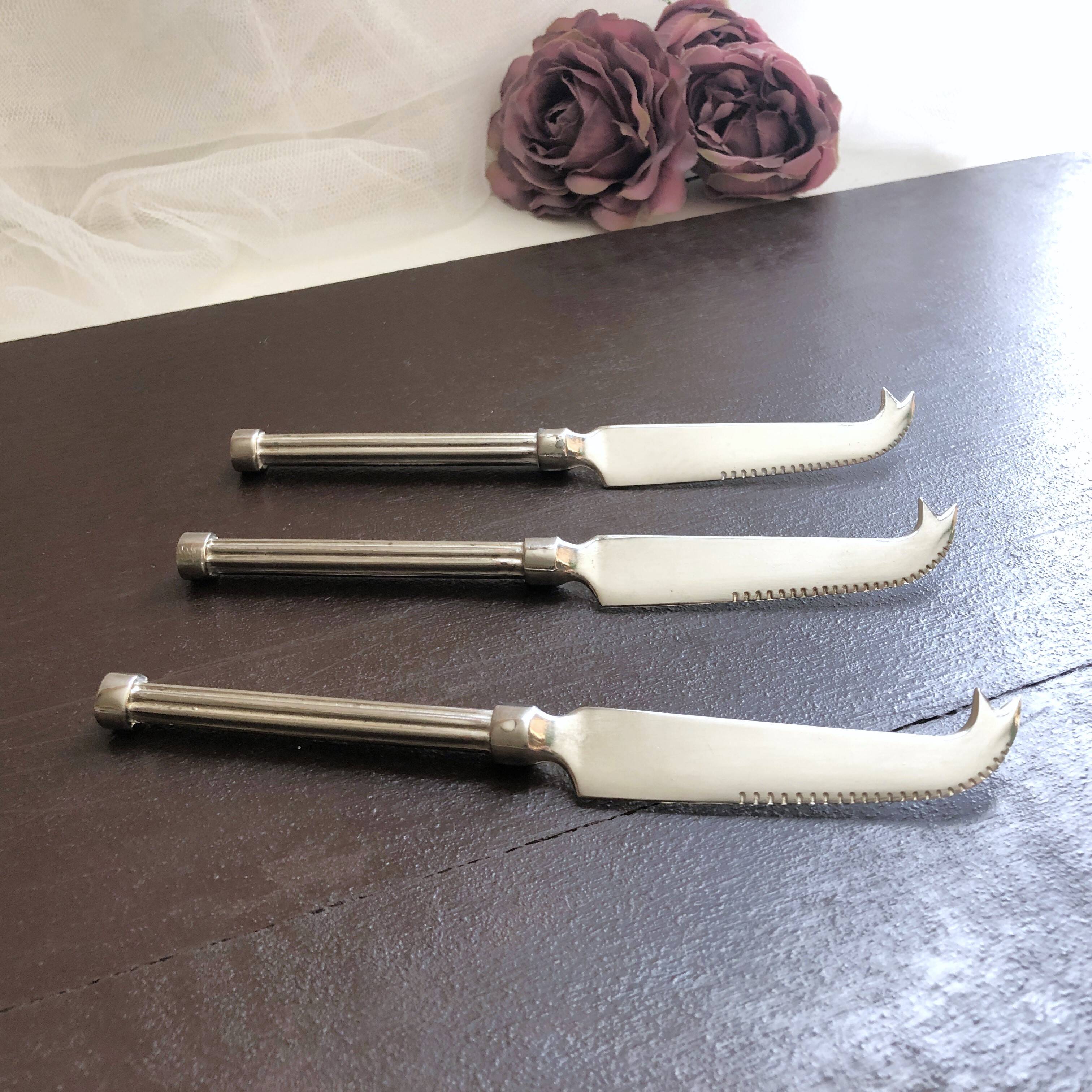 Lot de 3 petits couteaux à fromage métal argenté
