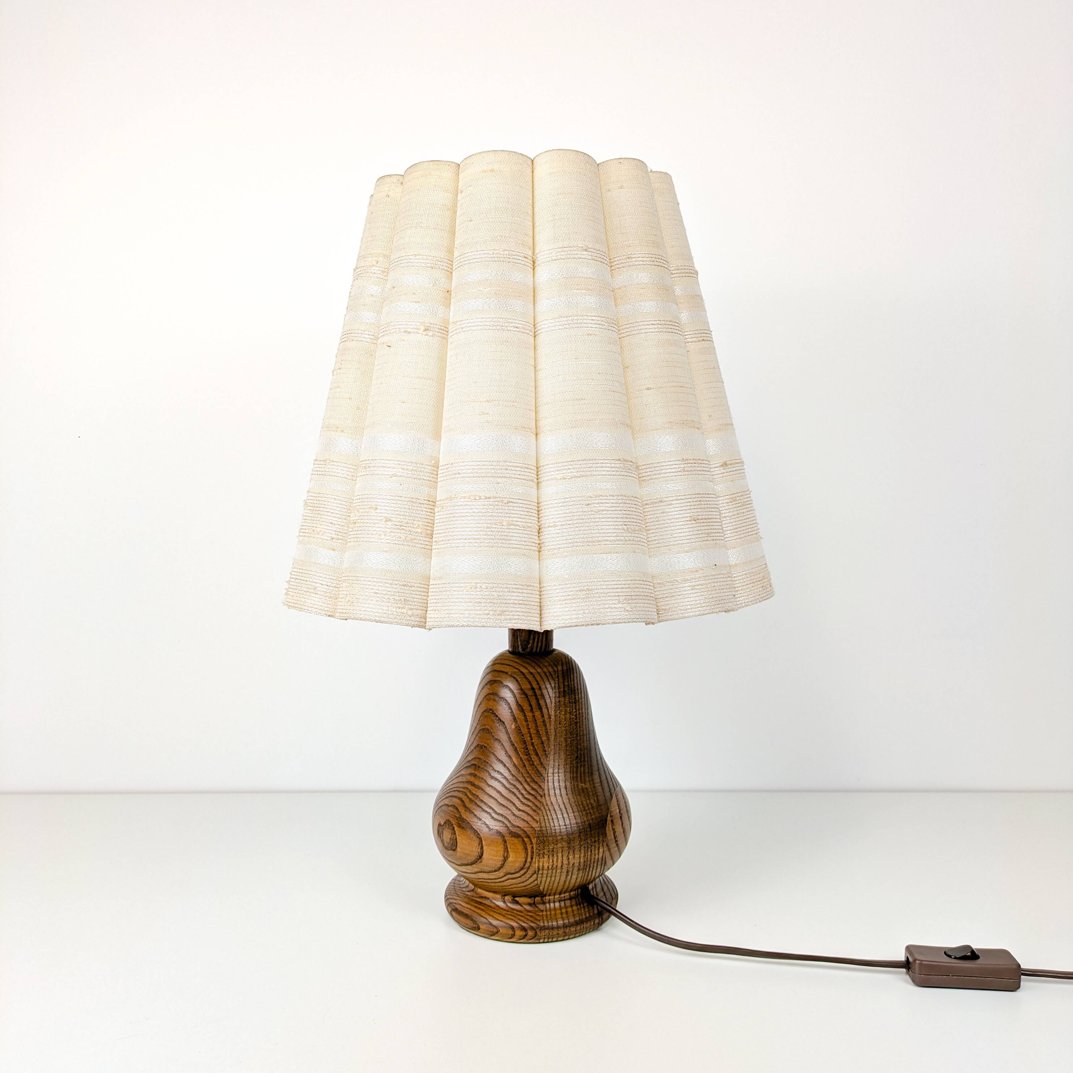 Lampe de chevet Mid Century Pied en bois massif Veinure Abat-jour courbe rose blanc brun foncé Struc