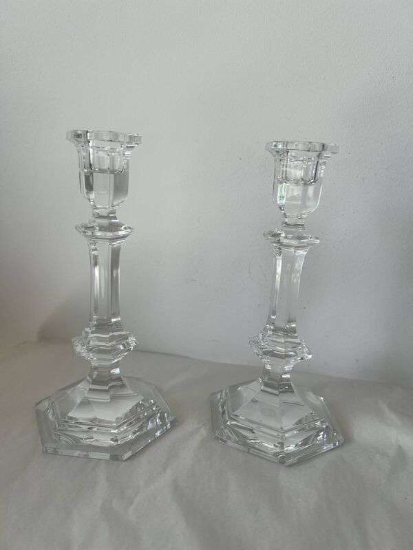 Paire de bougeoirs Baccarat en cristal taillé – Signés Baccarat France – 18