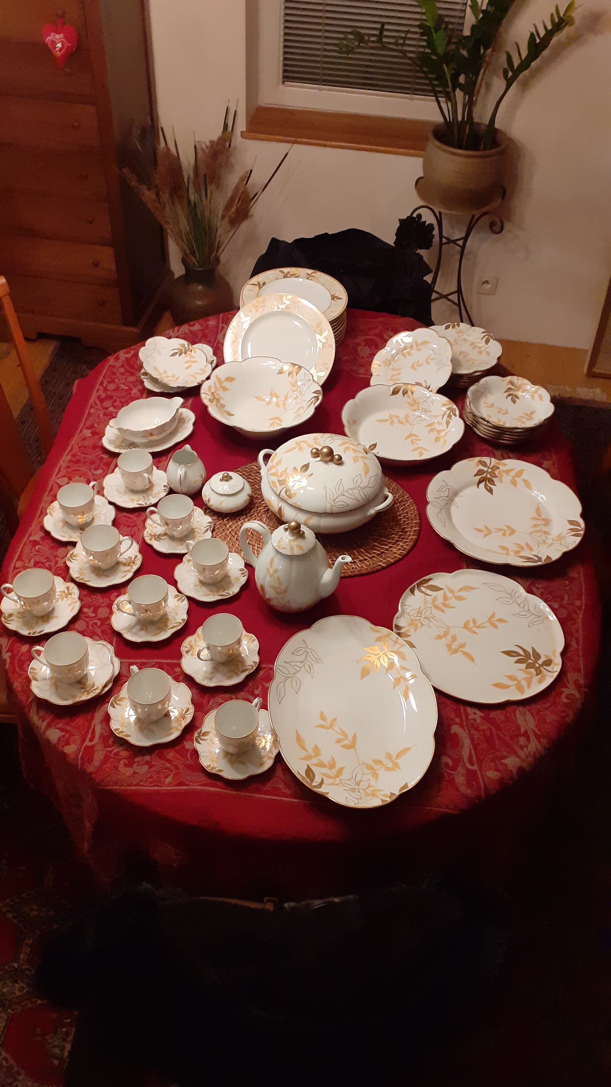 Porcelain table service 60 pieces