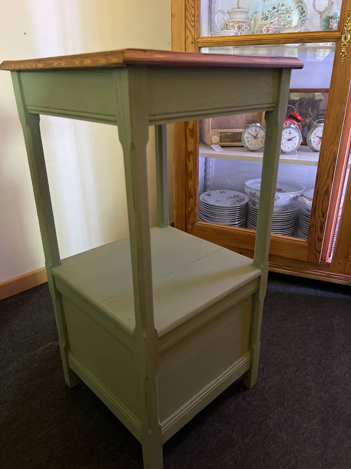 Petit meuble , chevet campagnard