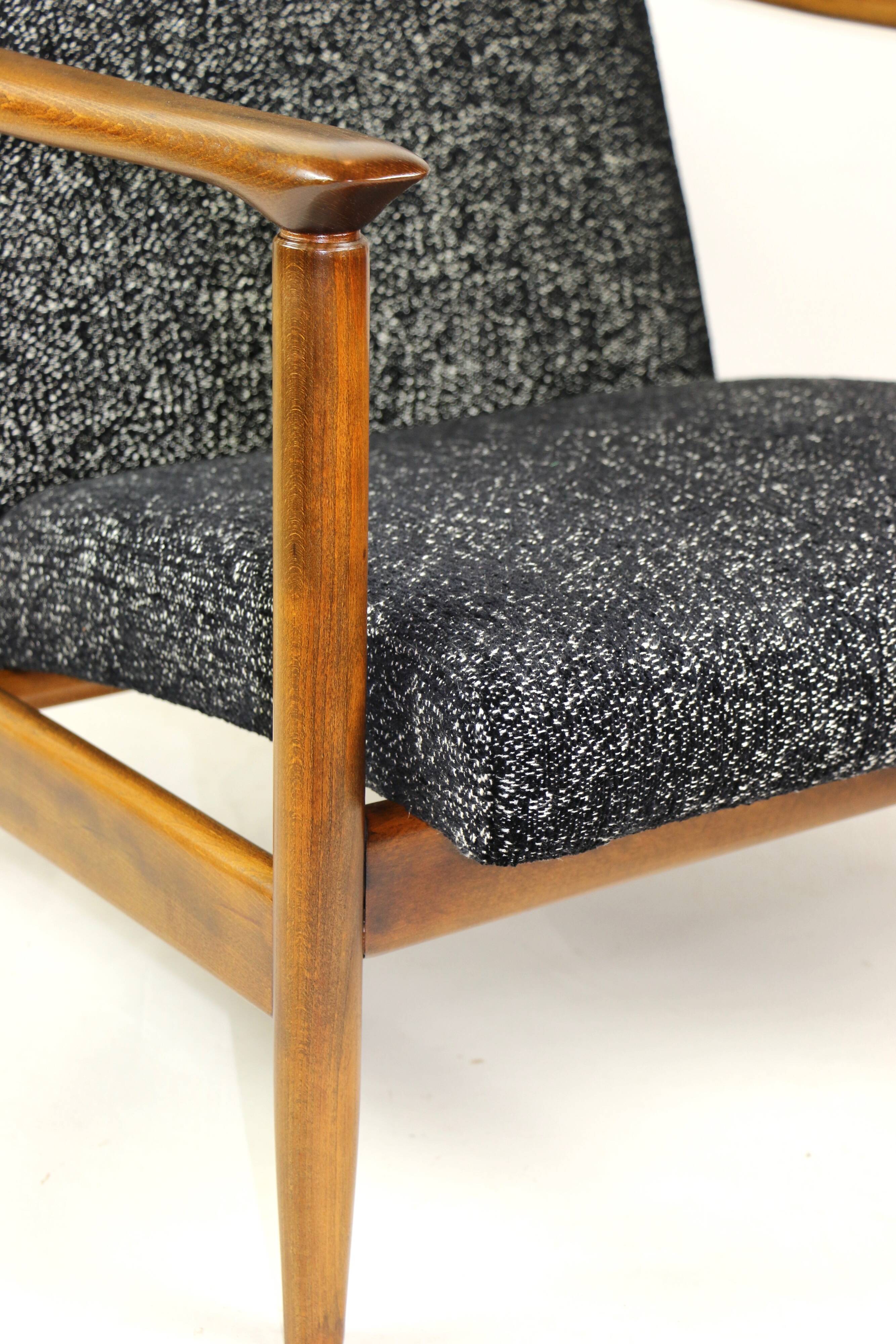 Fauteuil noir par Edmund Homa, années 1970