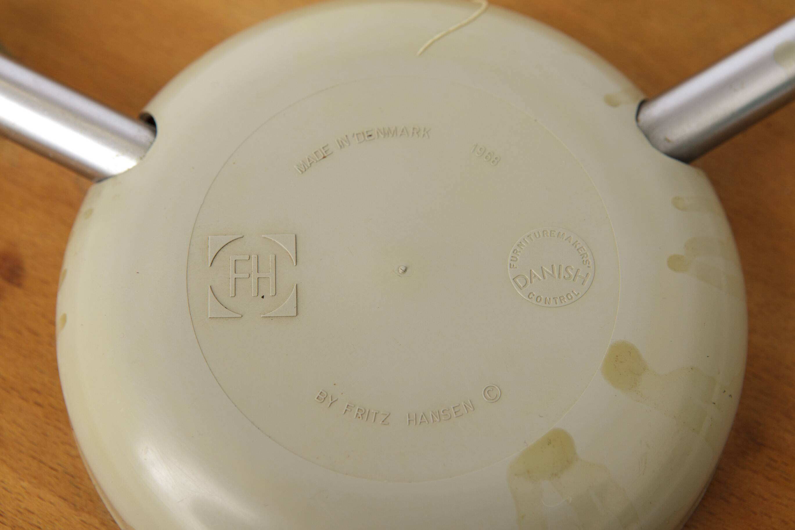 Arne Jacobsen Stool for Fritz Hansen, Model Dot 3170, Vintage Danish Design