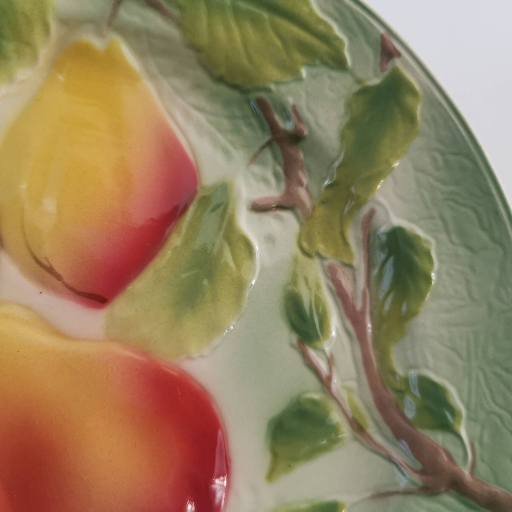 Small Saint Clement ceramic plate with pear fruit decor