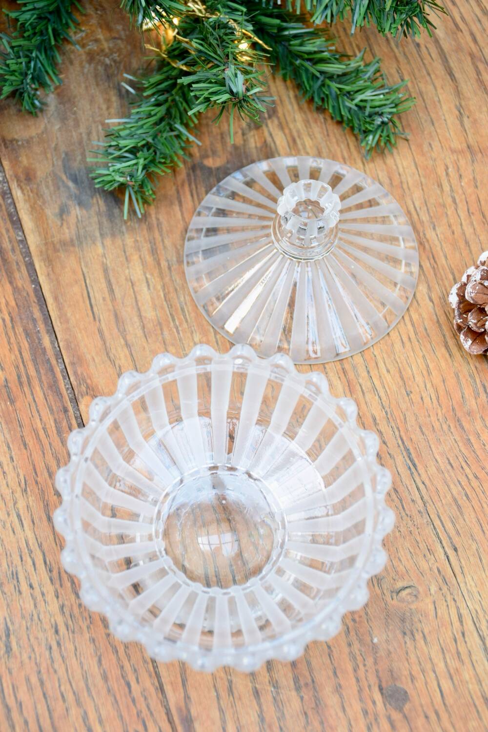 Baccarat sugar bowl, "alternating ribs" model