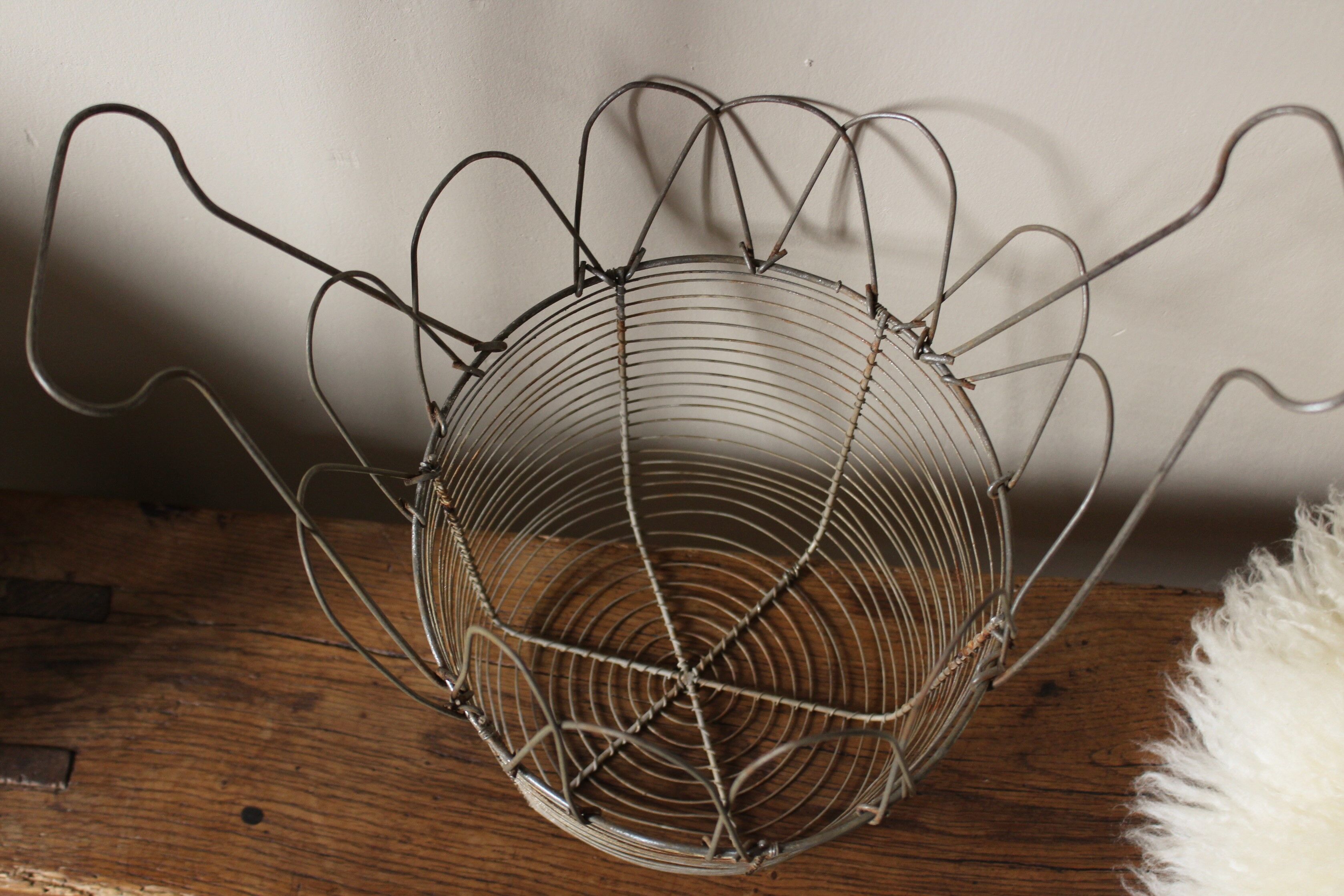 Star wire salad basket