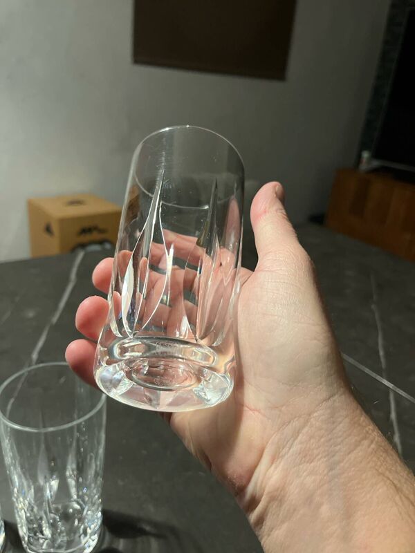 Série de 4 verres à orangeade estampillés cristal saint louis