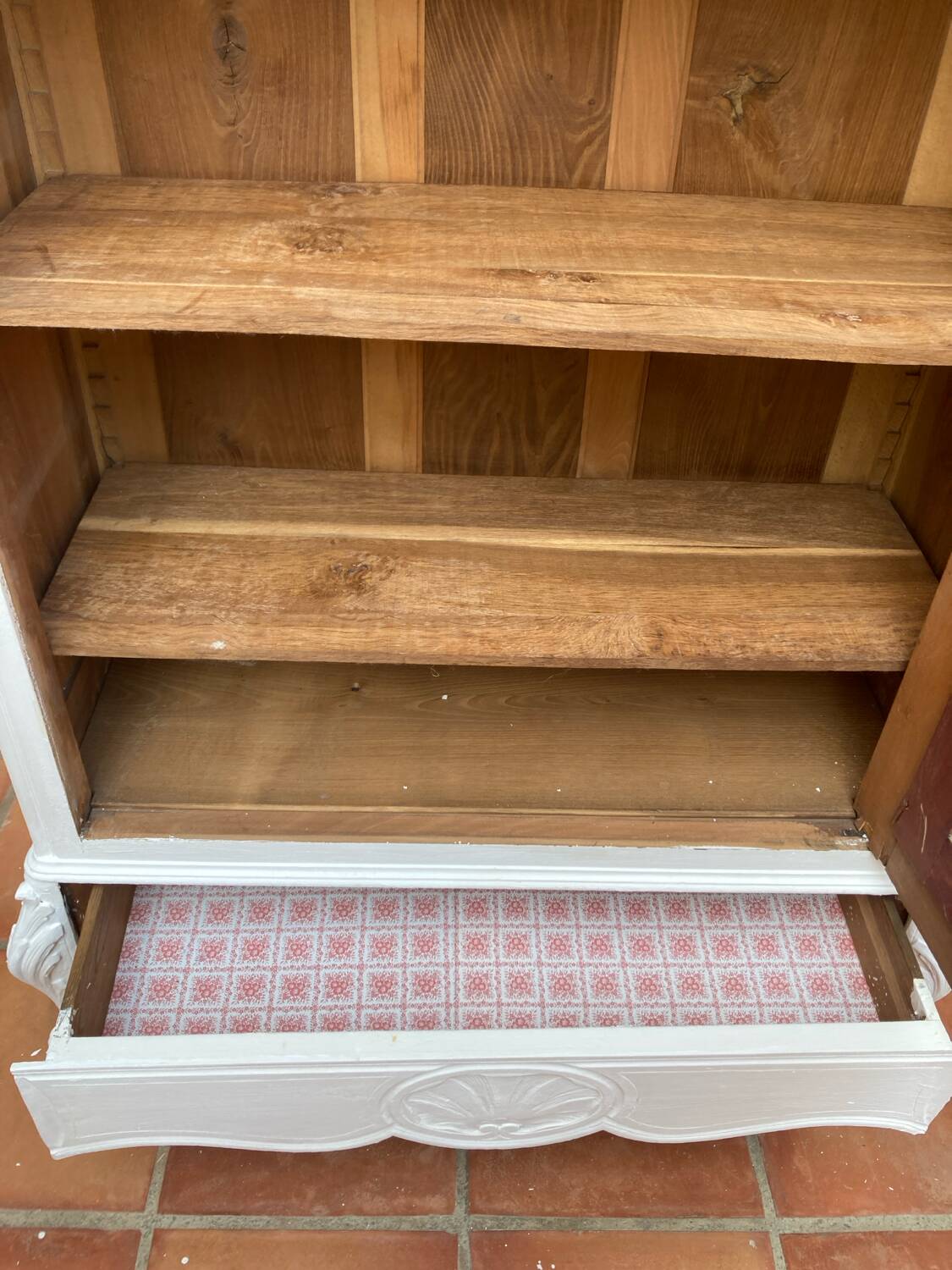 Bonnetiere old wardrobe