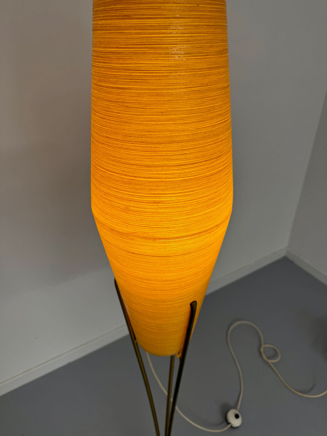 Antique brass and fiber amphora floor lamp from the 60s vintage design