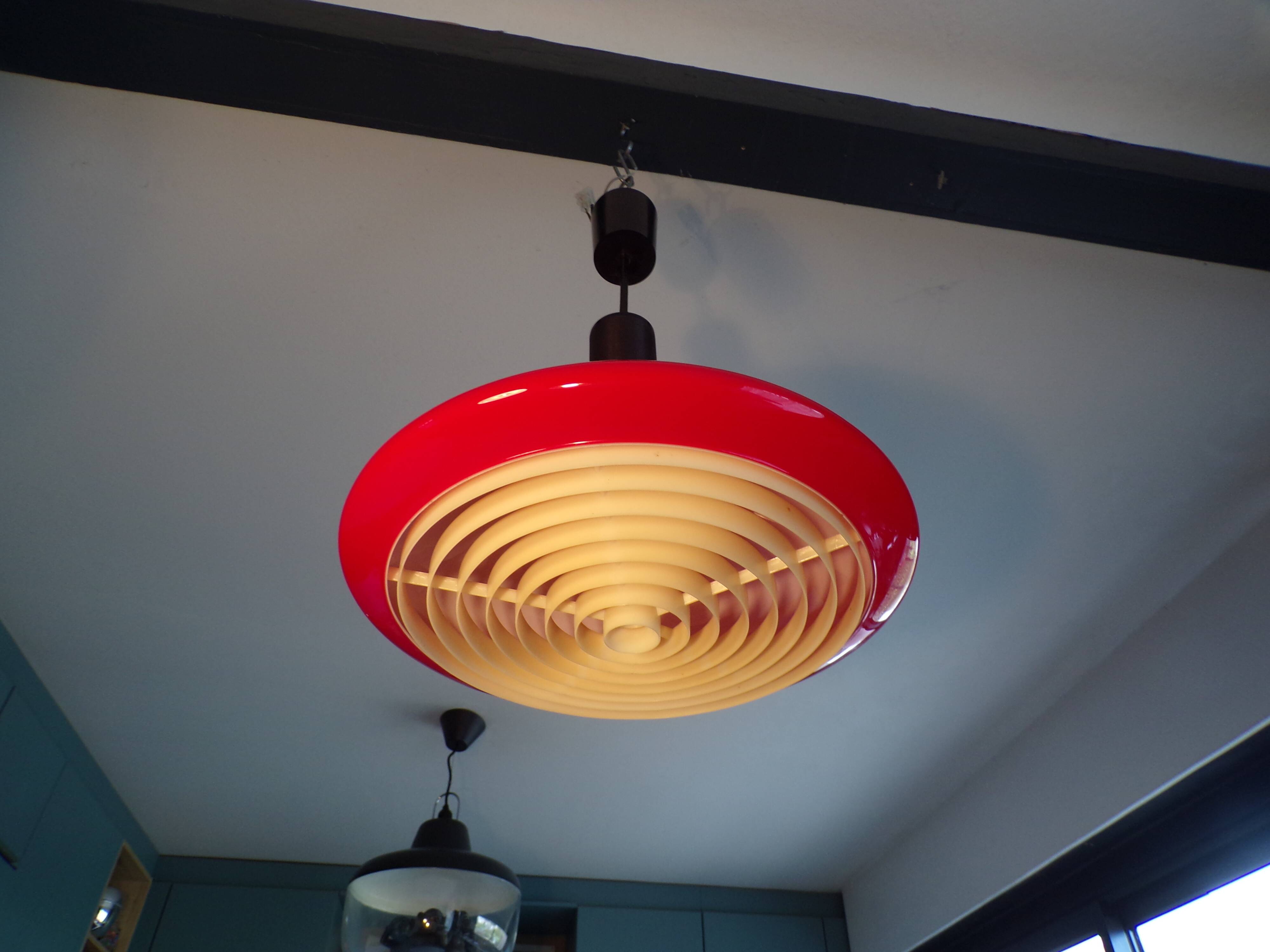 Suspension 1970 Scandinavian opaline