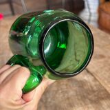 Tasse, chope en verre vert bouteille