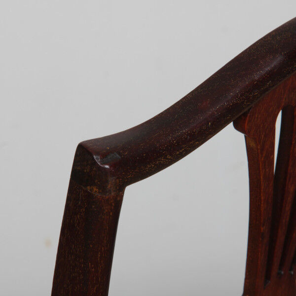 Paire de chaises, travail anglais de la fin du XIXe siècle