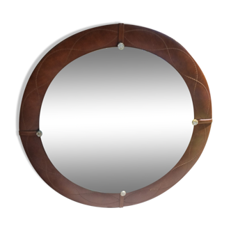 Round mirror