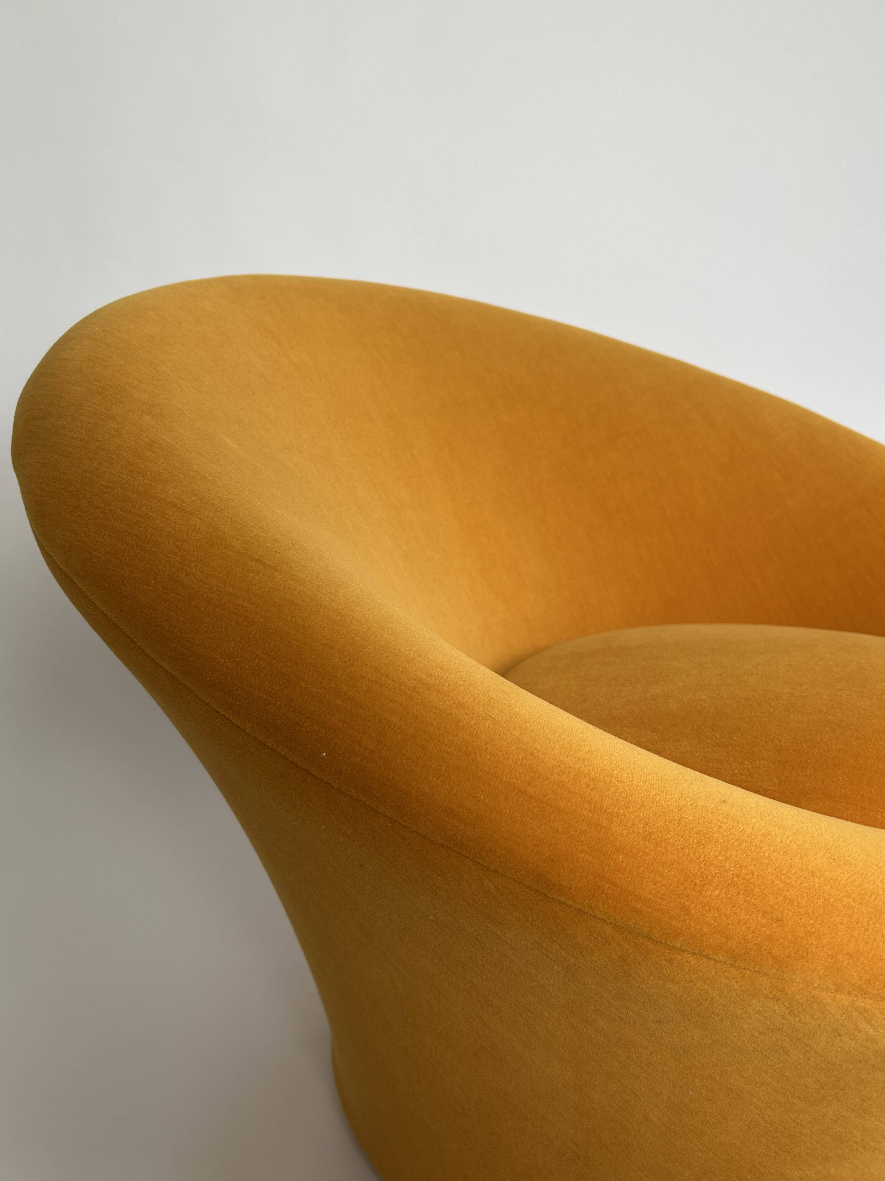 Mushroom armchair by Pierre Paulin and its ottoman, published by Artifort