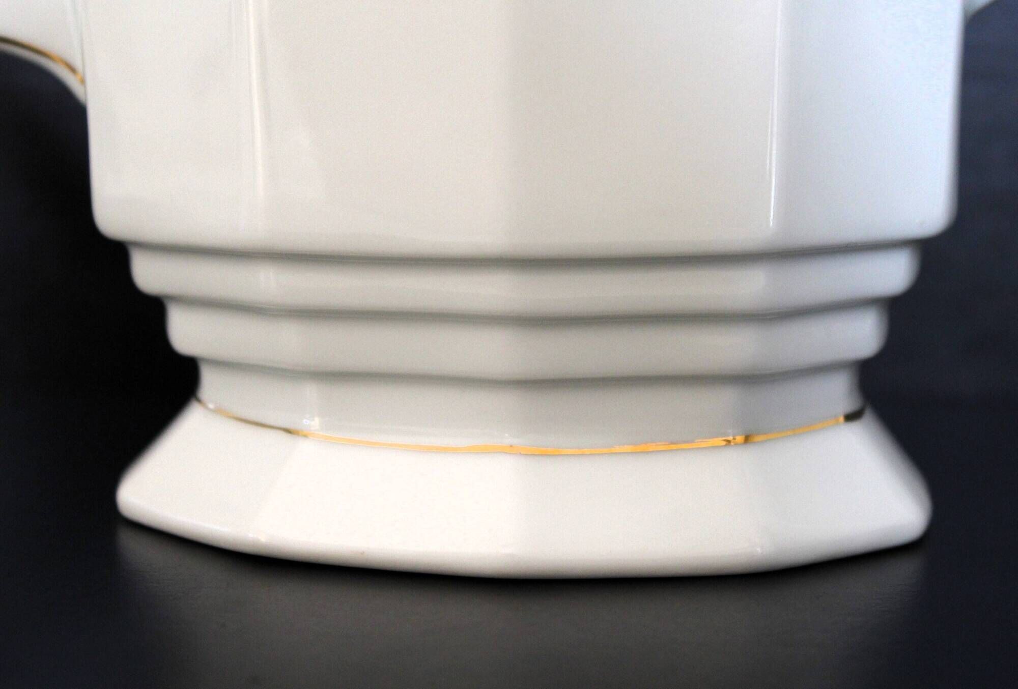 Art Deco ensemble of Czech coffee pot and sugar bowl.