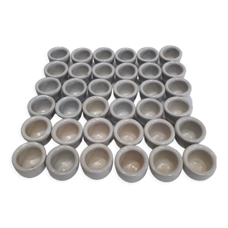 Set of 36 snail pots, buckets