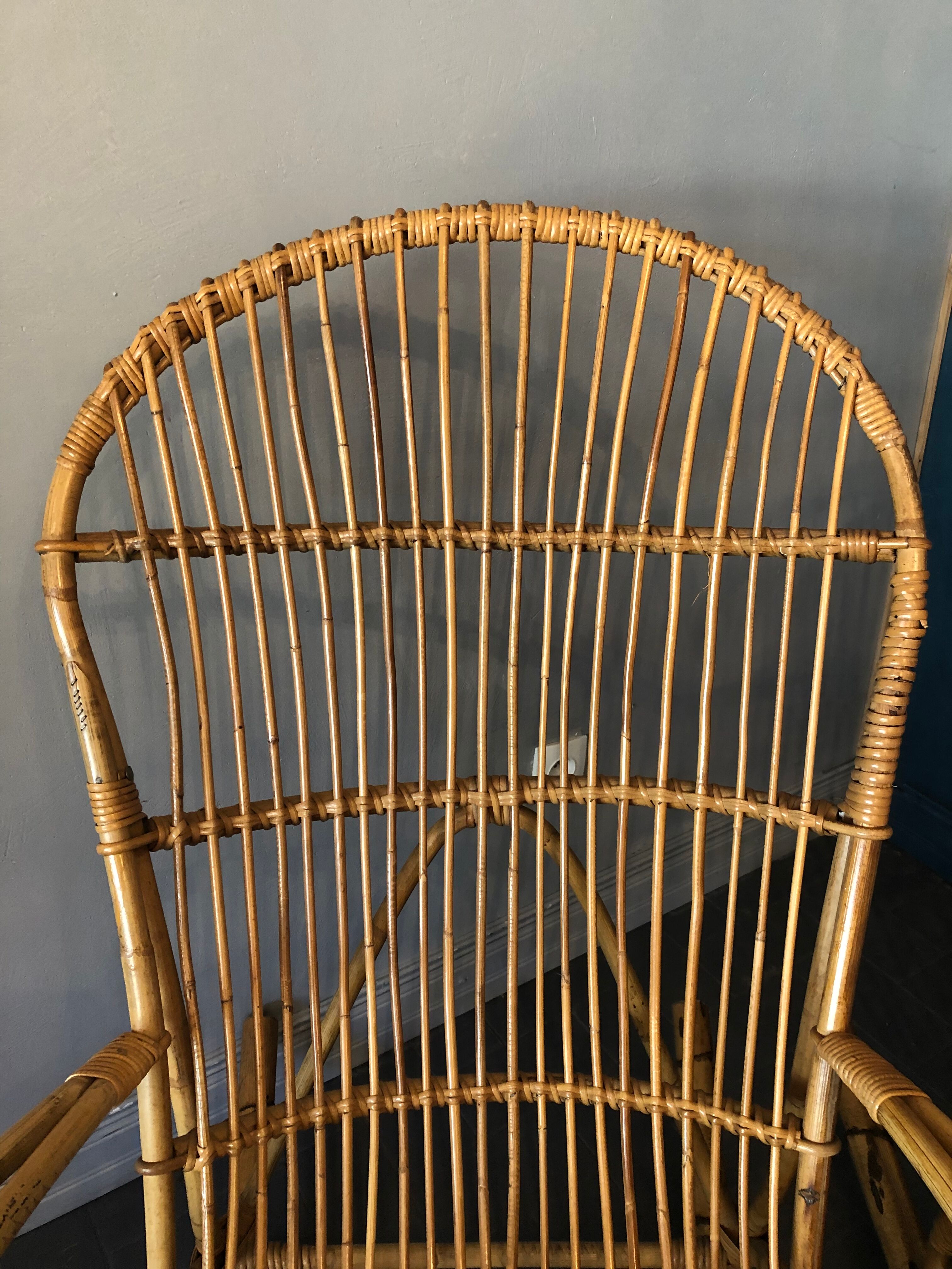 2 rattan rocking chairs
