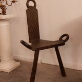 Chaise en bois sculpté