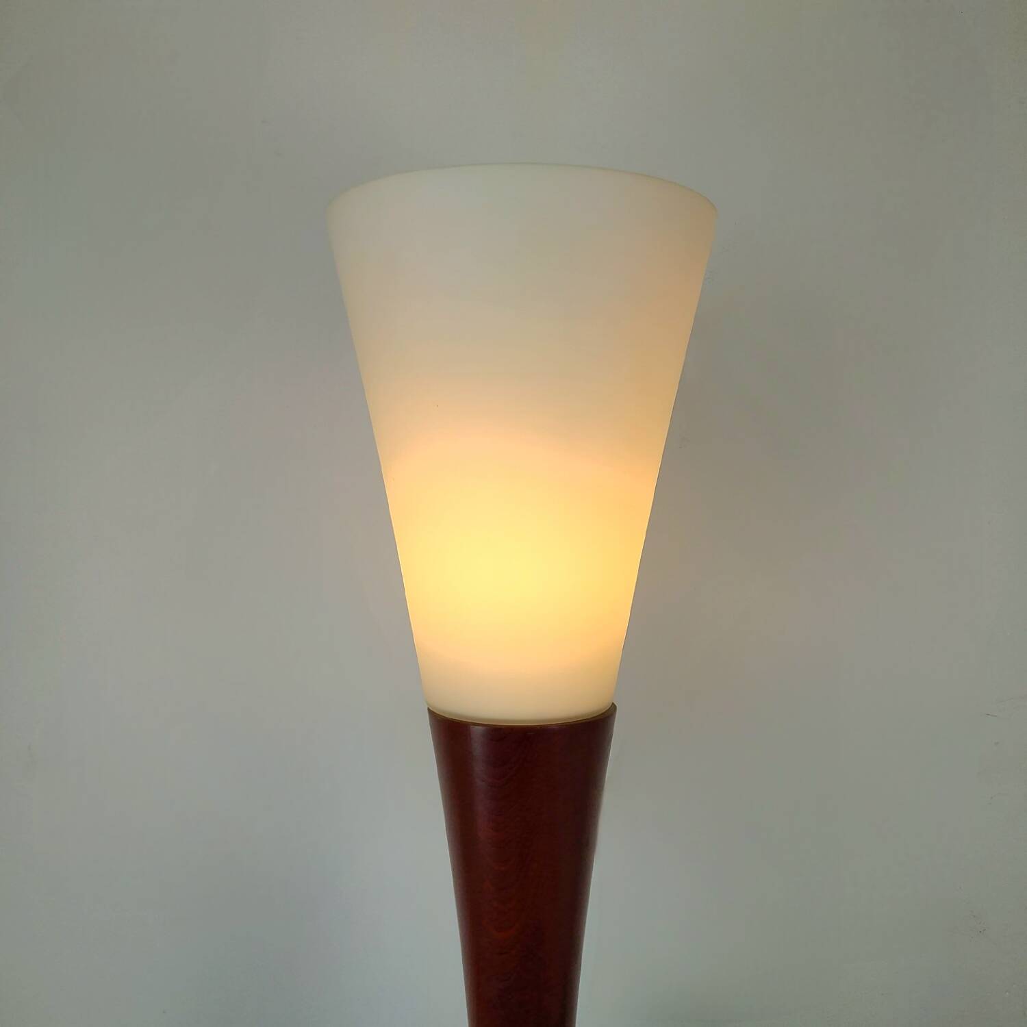 J1 Diabolo floor lamp design Joseph André Motte vintage Diderot edition