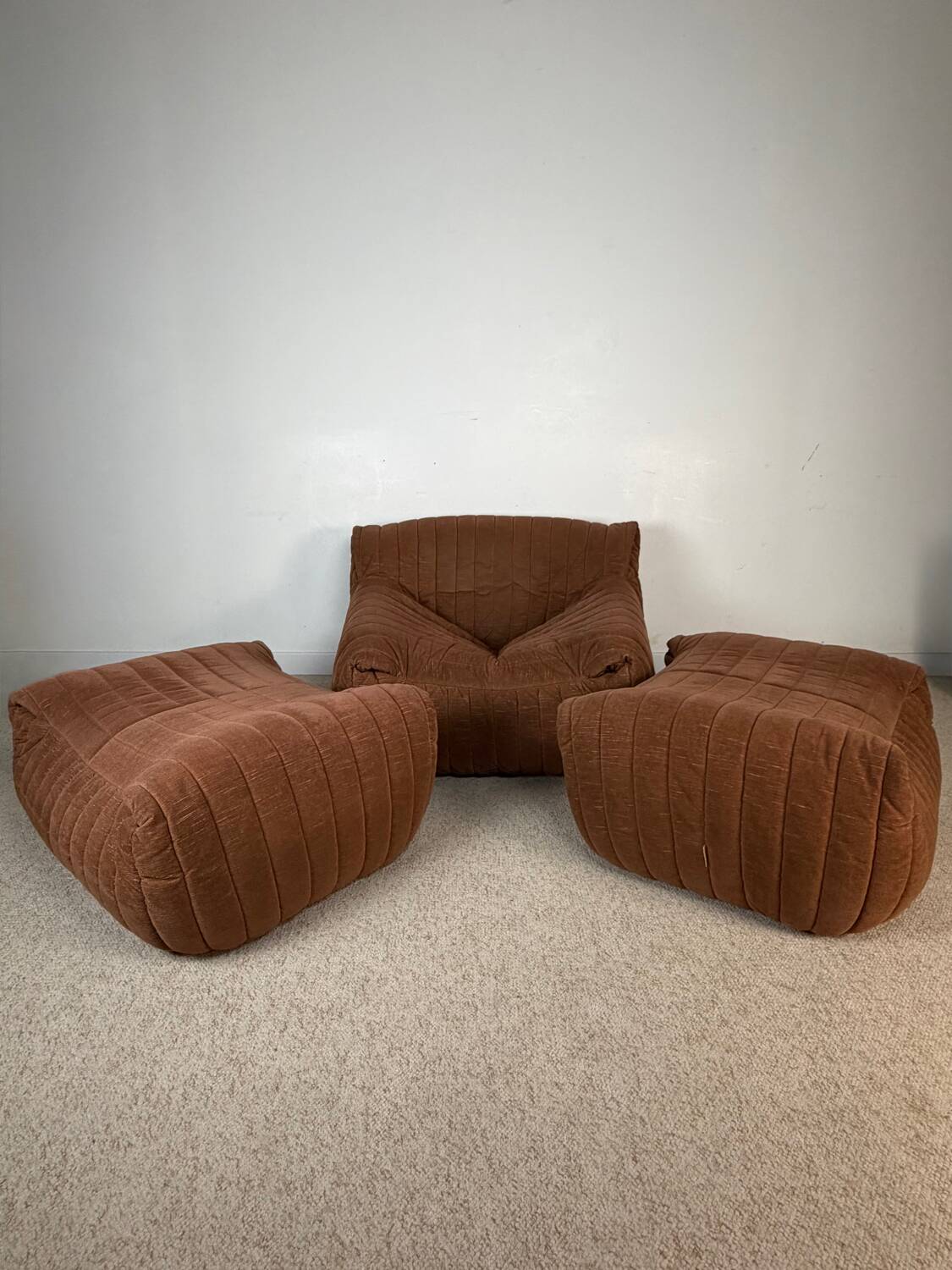 Armchair and two poufs – Annie Hiéronimus for Cinna – Corduroy velvet