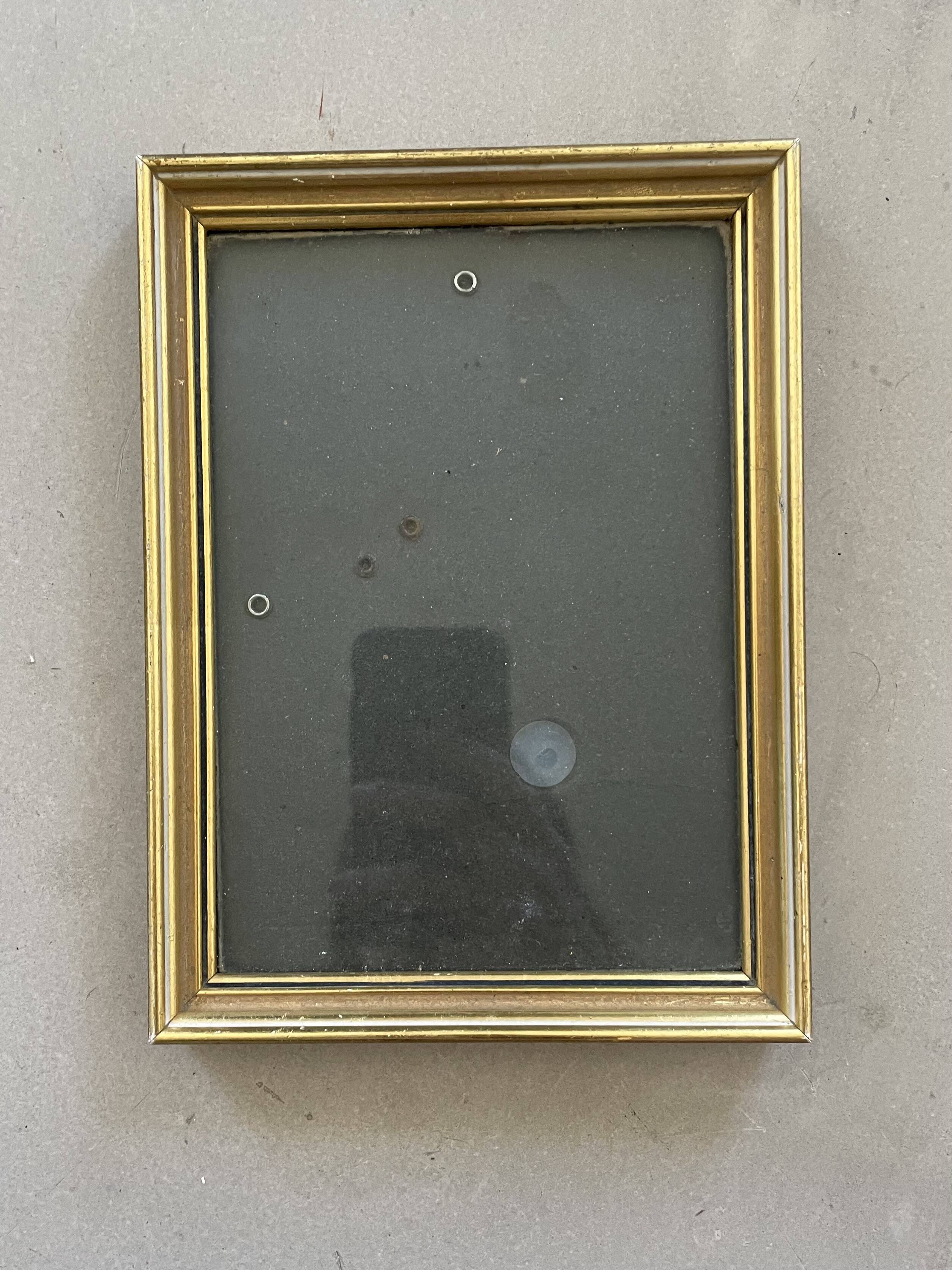 Golden frame to stand 15x20cm