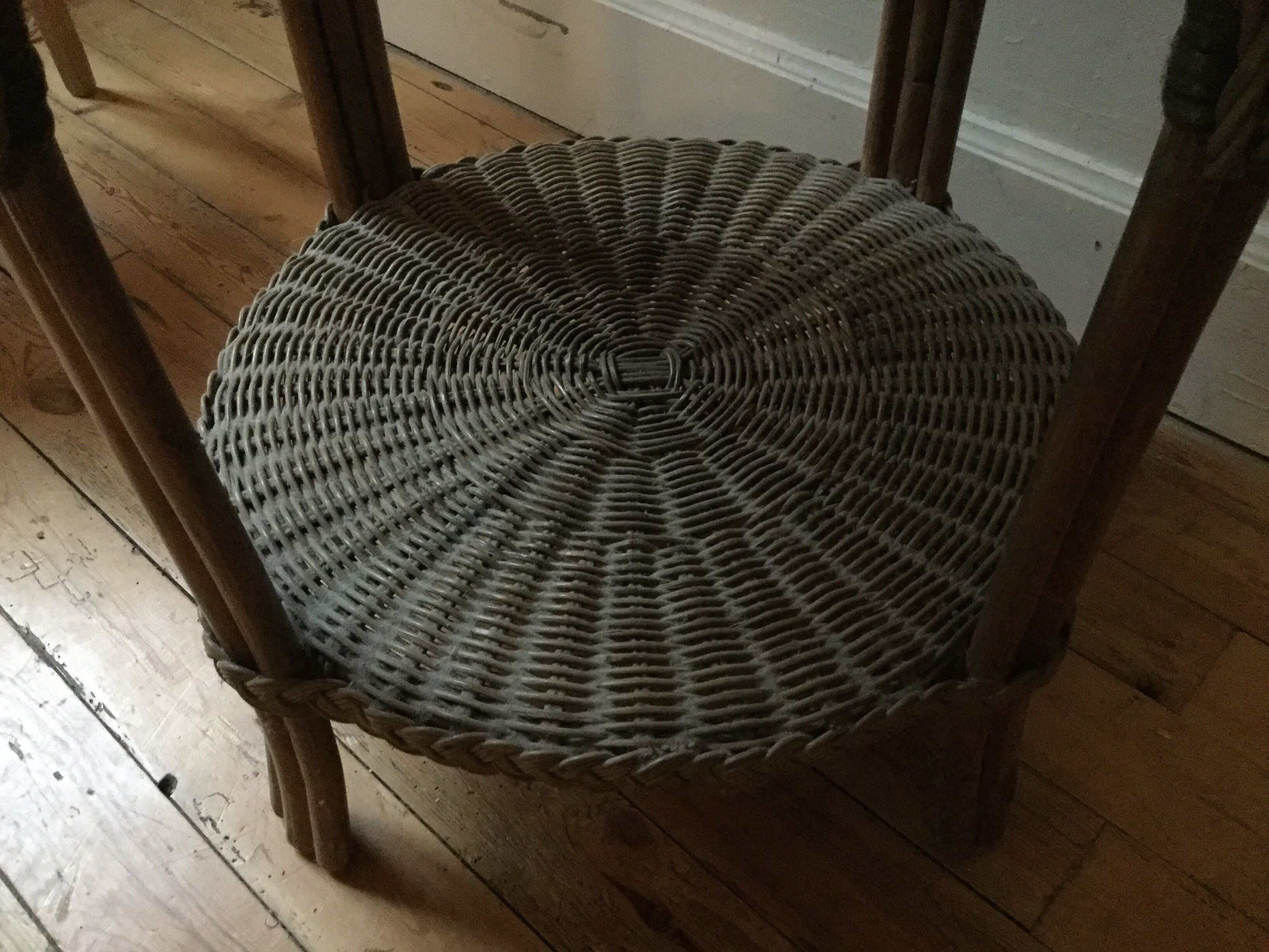 Side round table in rattan