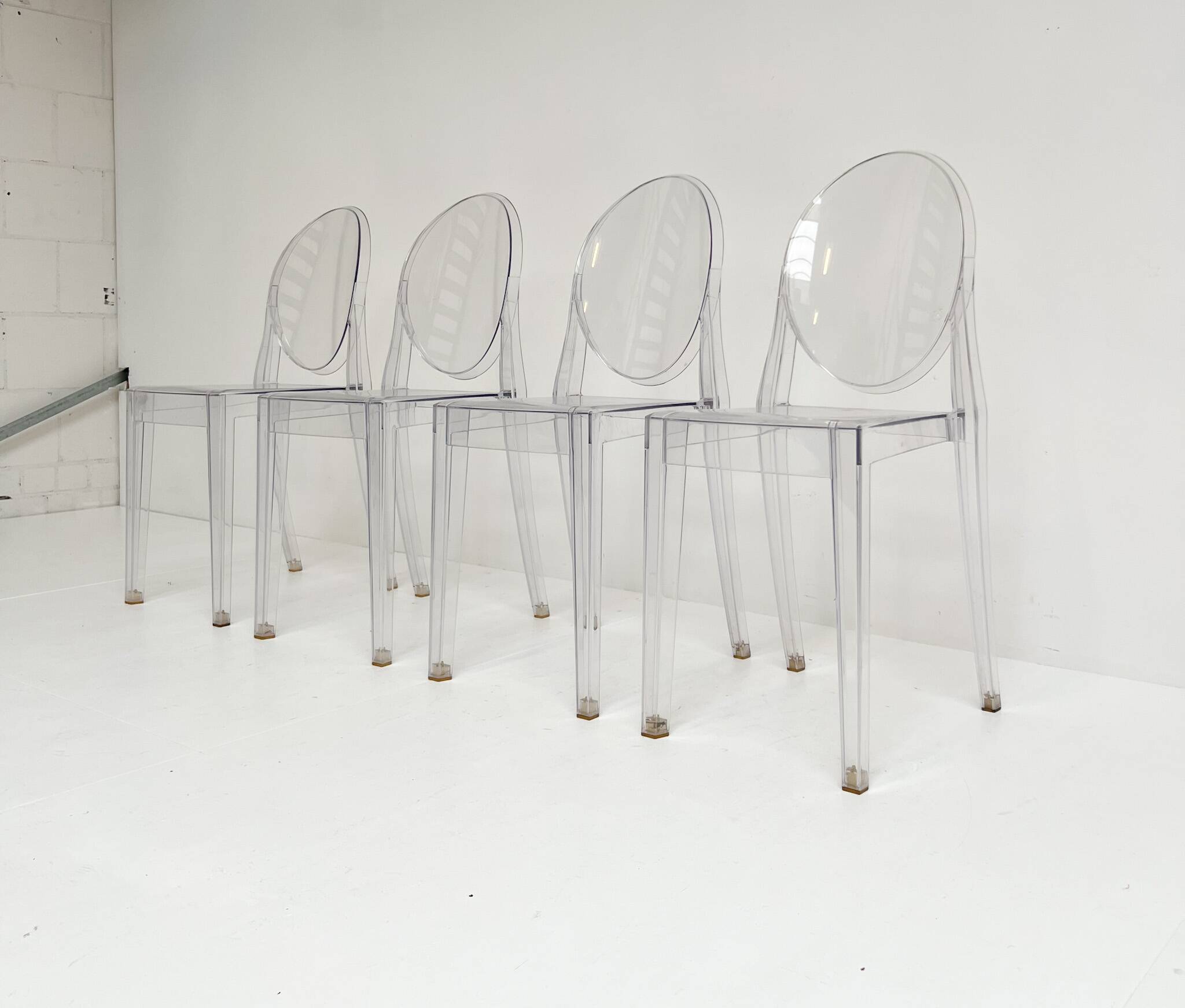 4 chaises Victoria Ghost de Philippe Starck pour Kartell, après 2000