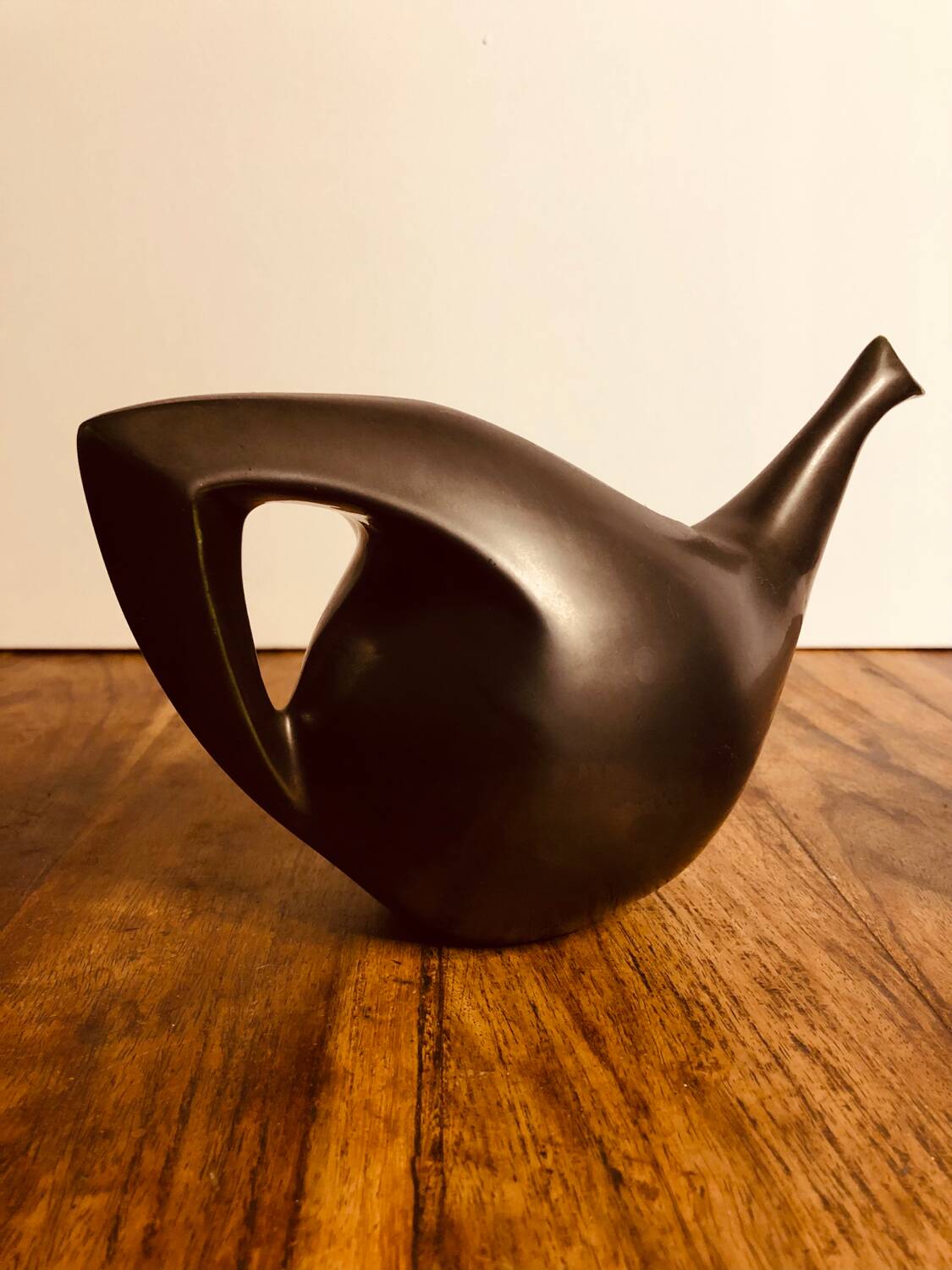 Black enameled ceramic service.