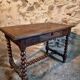 Table française en noyer avec pieds torsadés, fin du XIXe siècle