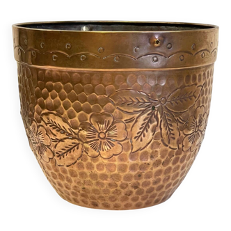 Large antique cache-pot