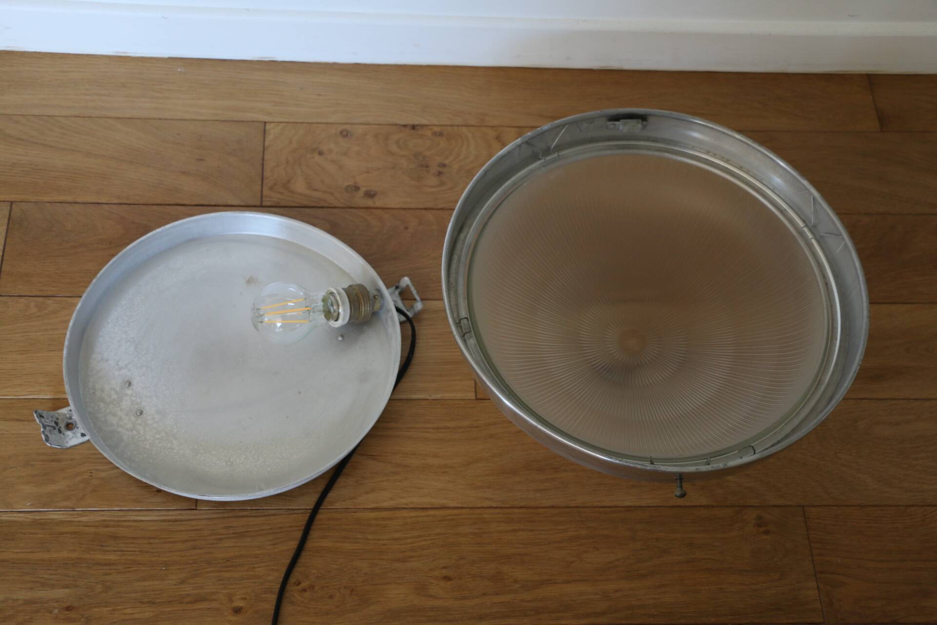 Applique, plafonnier en verre holophane XXL