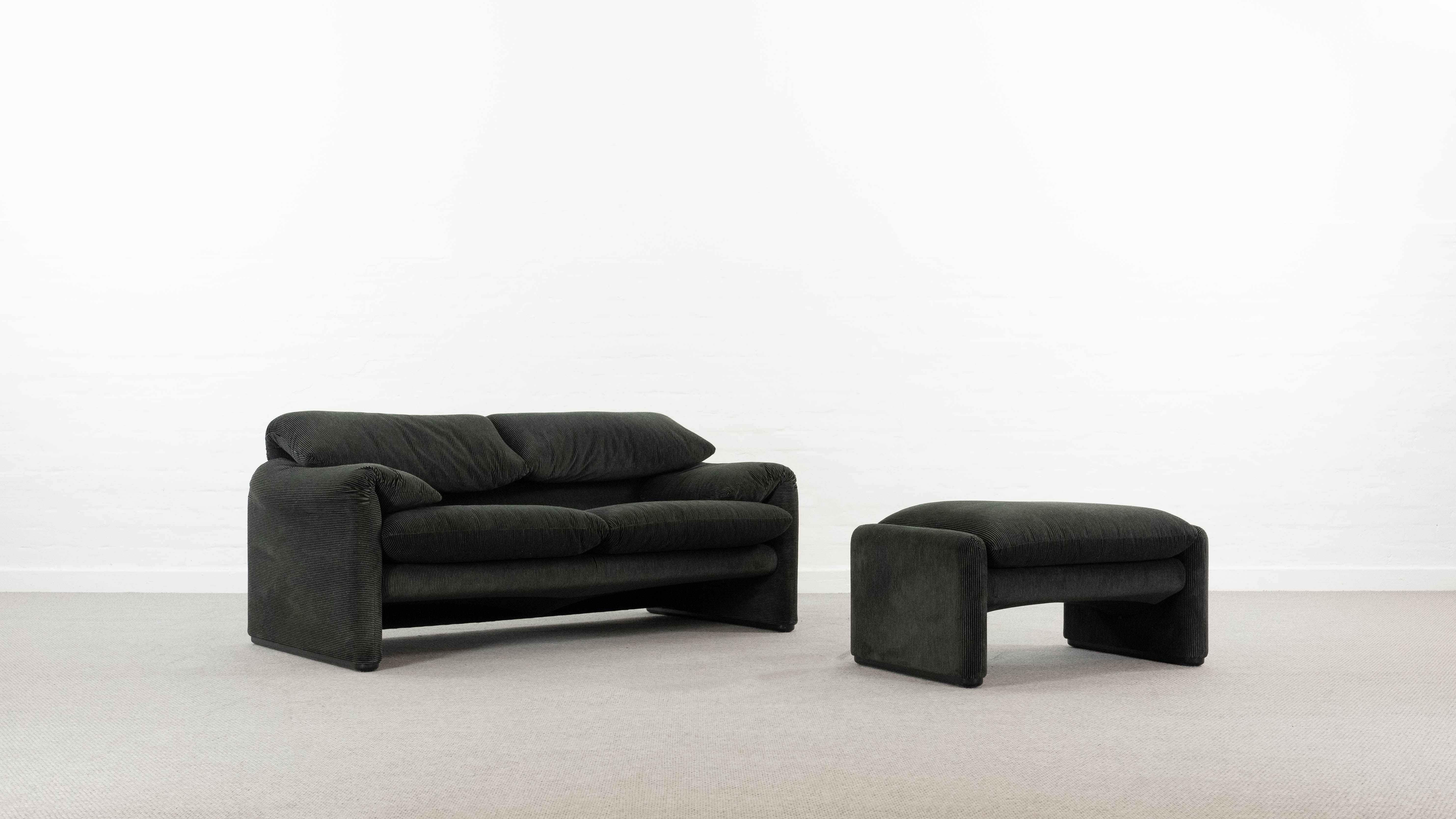 2-seater sofa & footstool maralunga by Vico Magistretti, Cassina