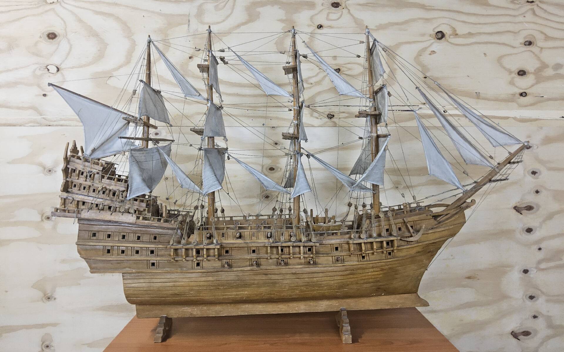 Unique V.O.C model ship from tree trunk (fully handmade)