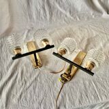 Pair of wall sconces in gilded brass and textured glass
