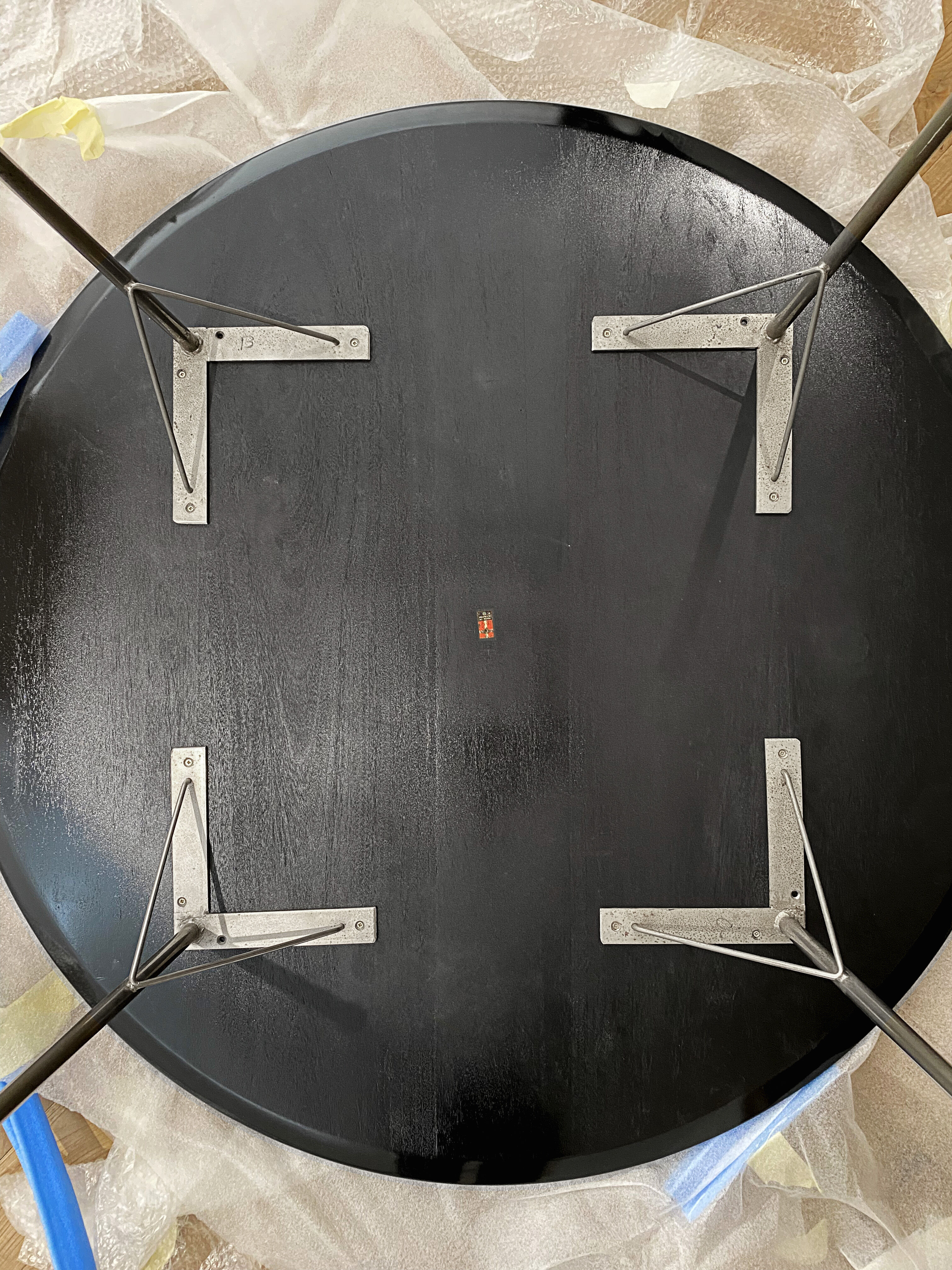 Round table N°3600 Arne Jacobsen - Fritz Hansen.