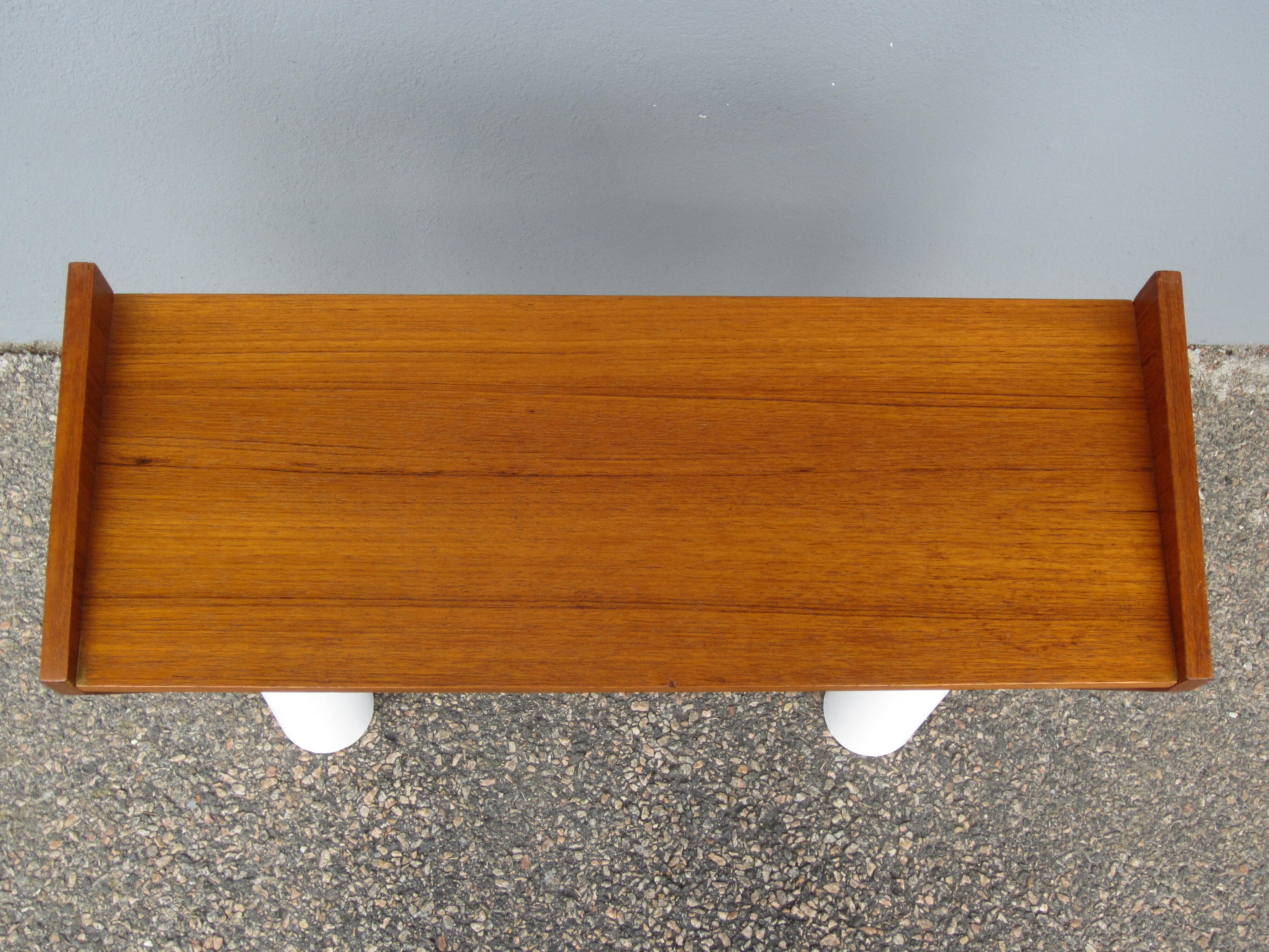 Scandinavian console wall shelf