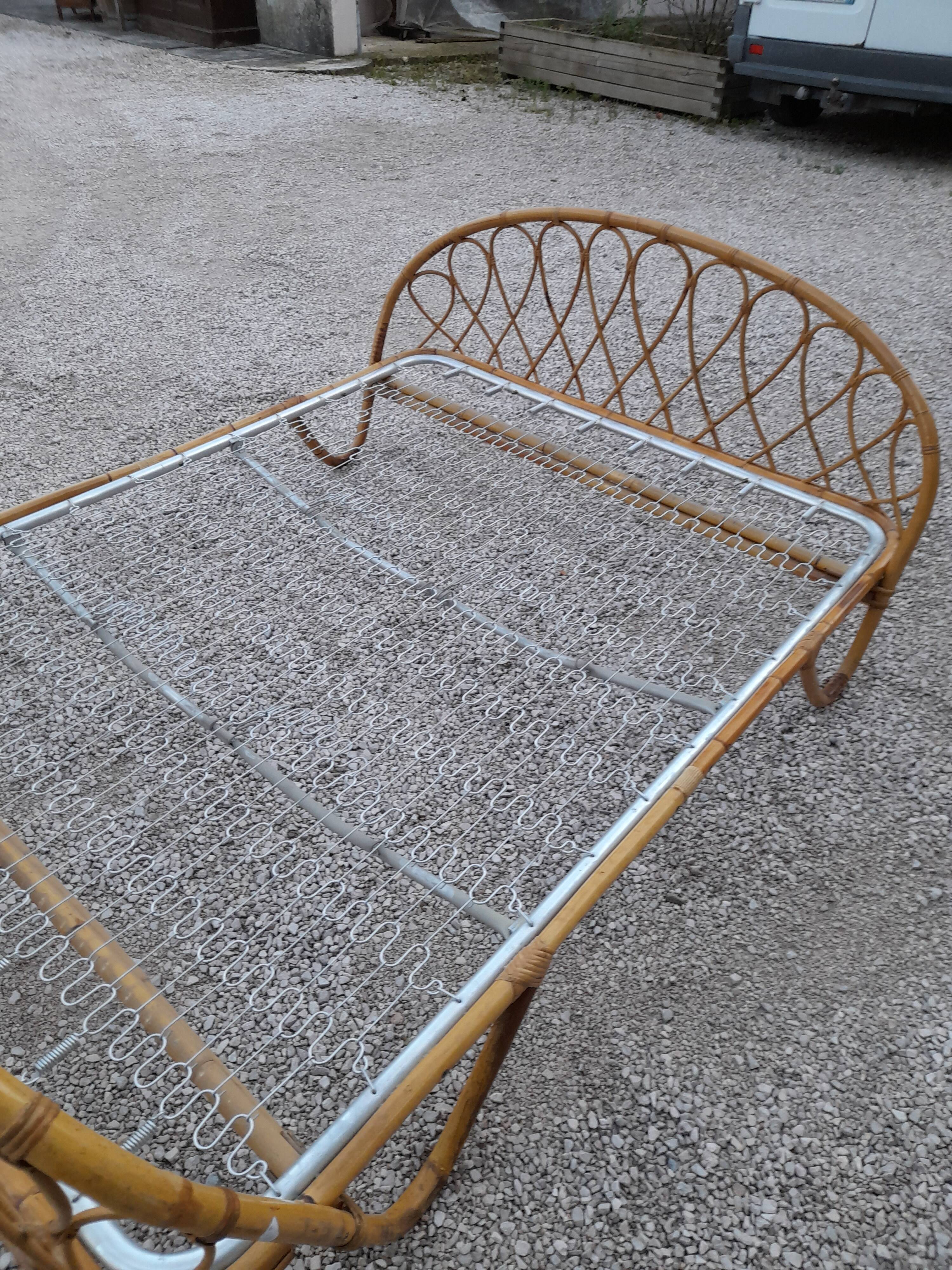 Rattan basket bed year 50