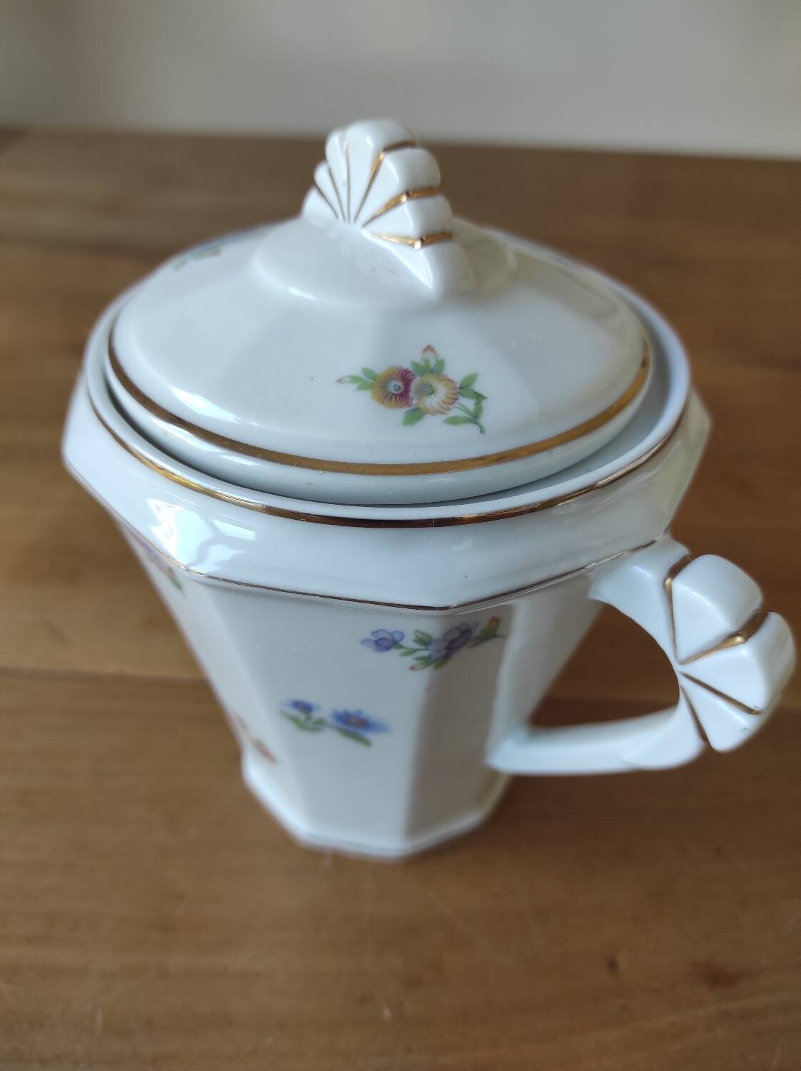 Porcelain sugar bowl with floral decoration