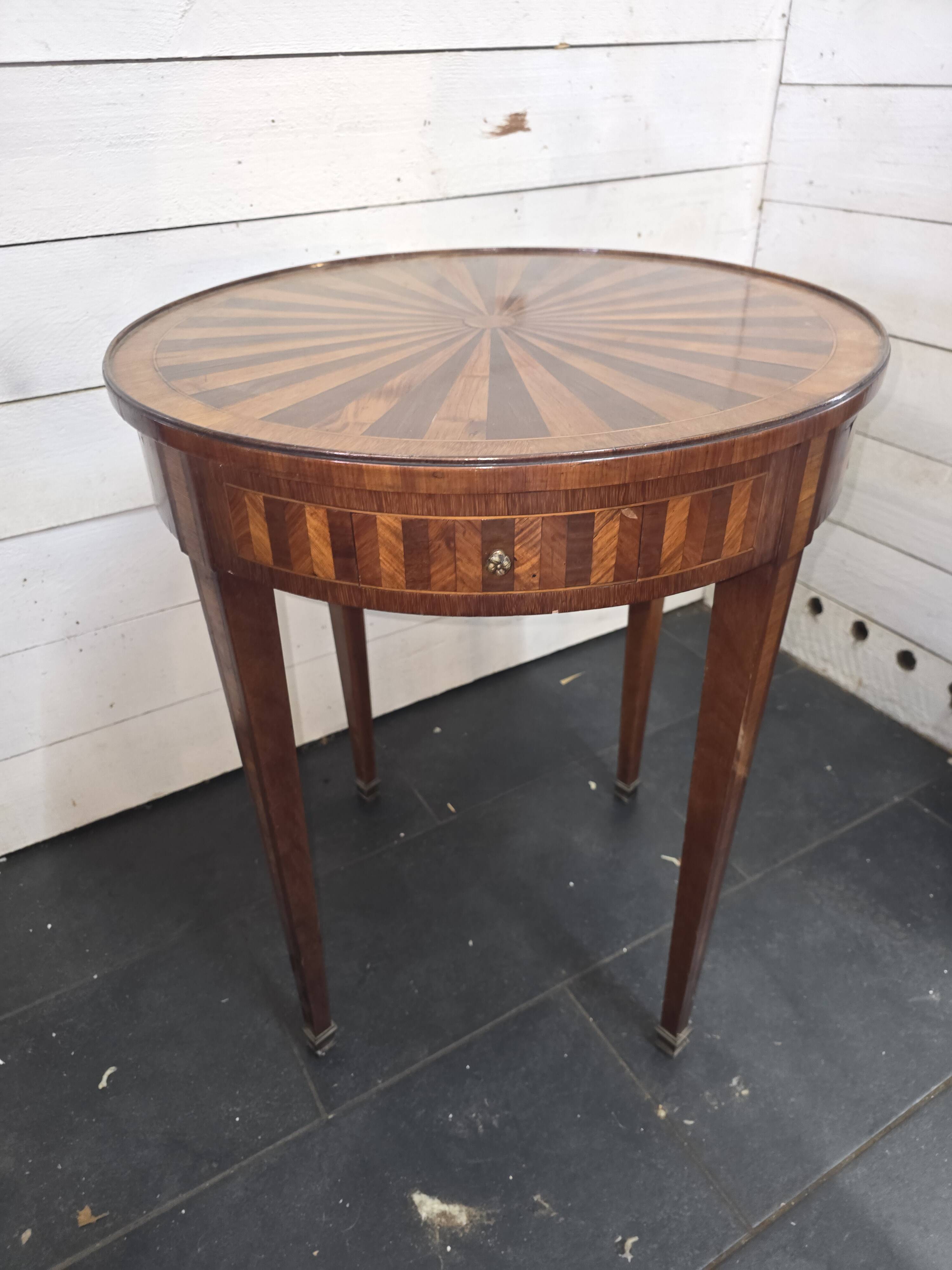 Bouillotte table in marquetry, signed Pagny Fils, Paris, early 20th century