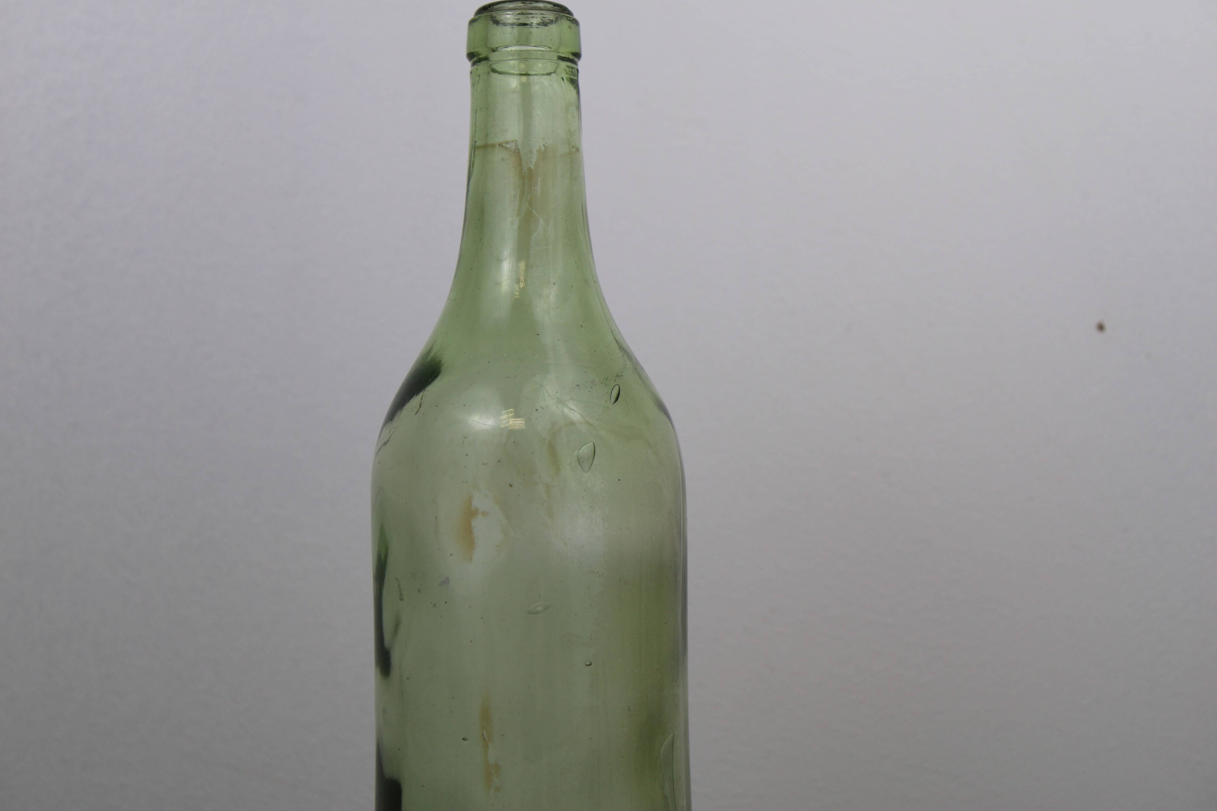 Glass bottle