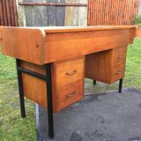 Table bureau console vintage en chêne à piétement en tube de métal carré (machine à tricoter)