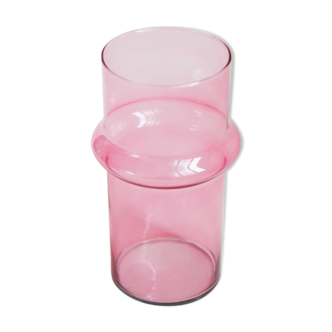 Vase rose en verre