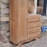 Asymmetrical cabinet