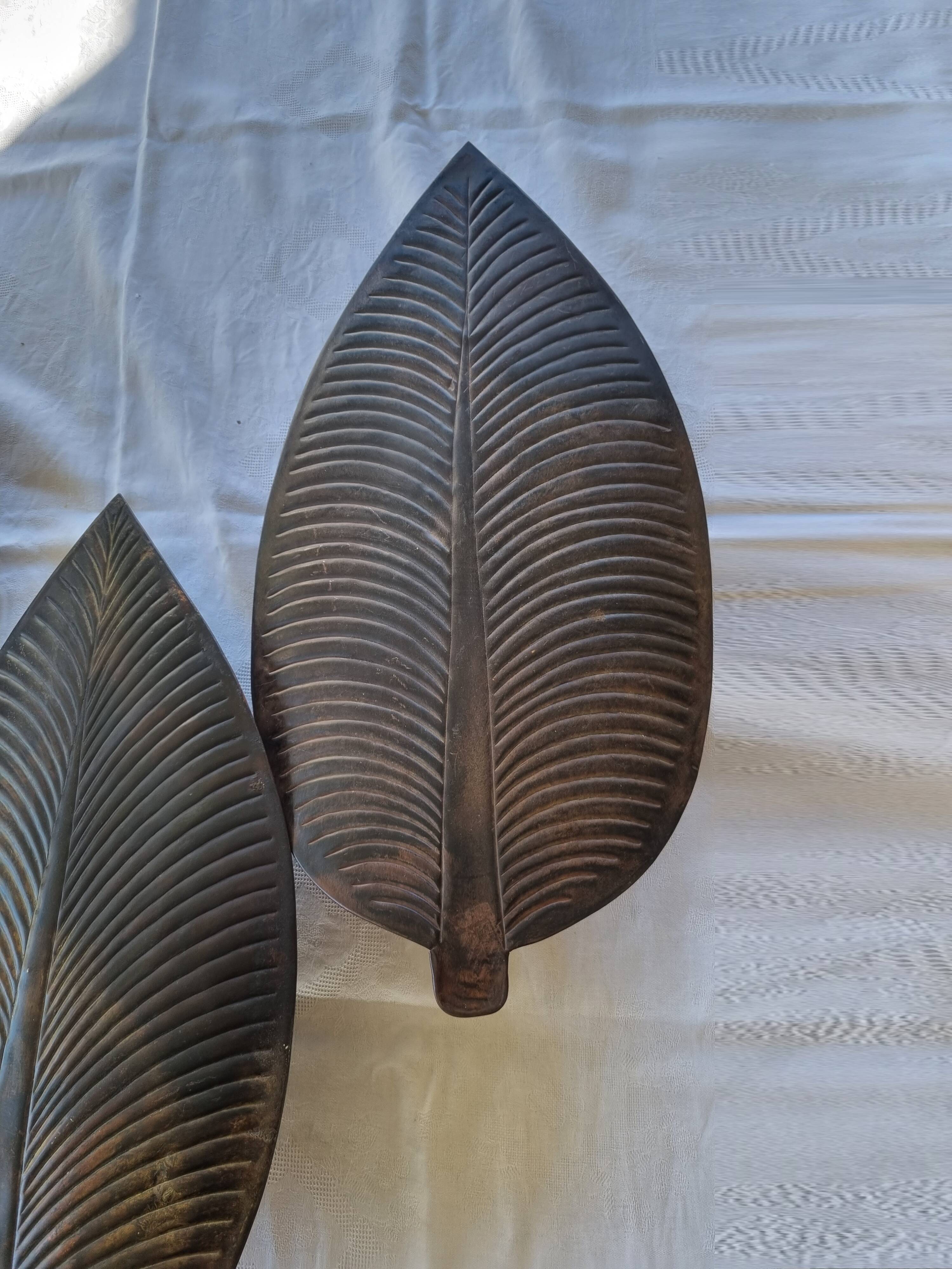 Wall decoration leaves