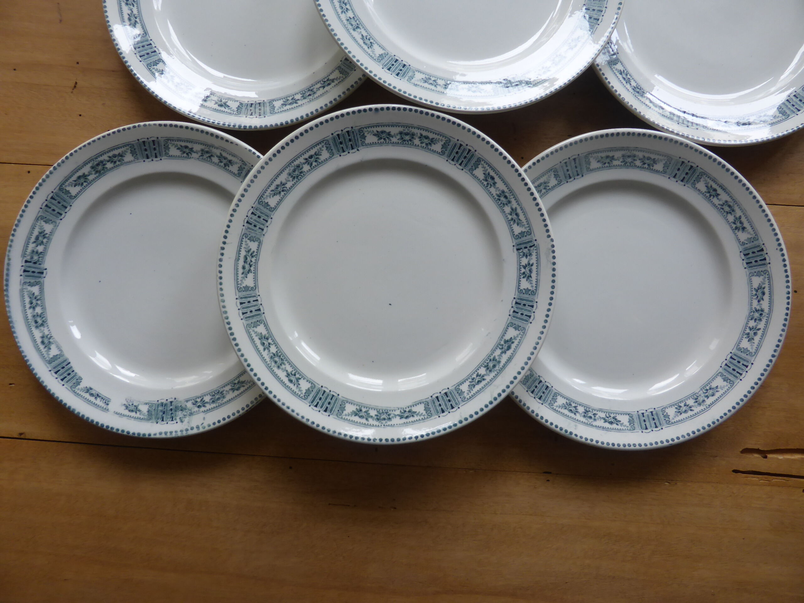 Set de 6 assiettes à dessert en terre de fer du Moulin des Loups modèle Pasteur