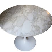 Saarinen table in Calacatta marble round 91 cm