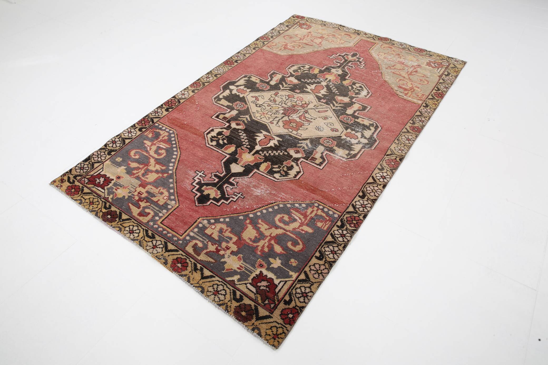 Tapis oriental vintage anatolien rouge bordeaux et noir, laine fait main