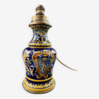 Violin-shaped kerosene lamp in Gien earthenware 19th century Renaissance decor