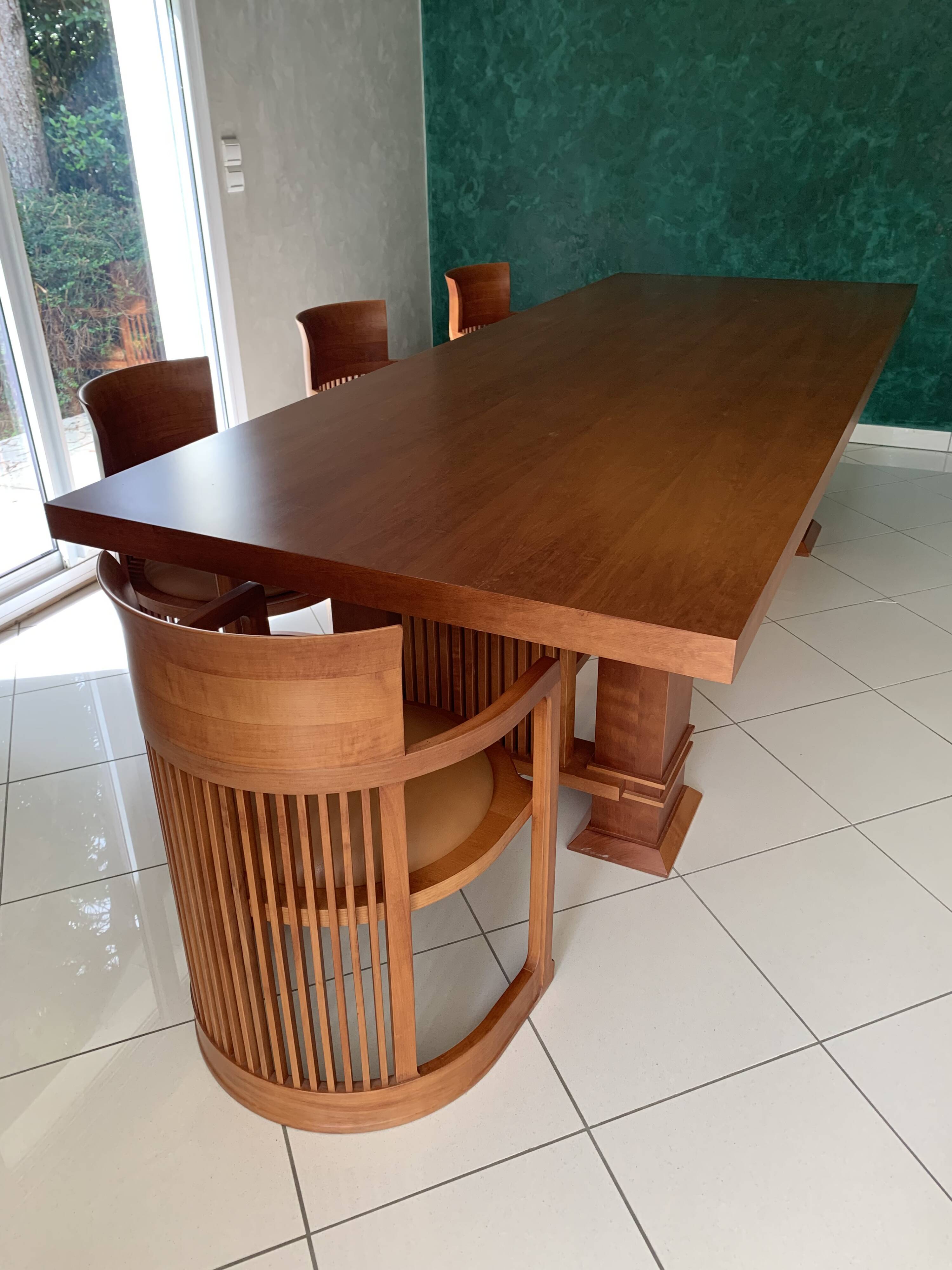 Lot de une table  et 6 fauteuils inspiration Frank Lloyd wright