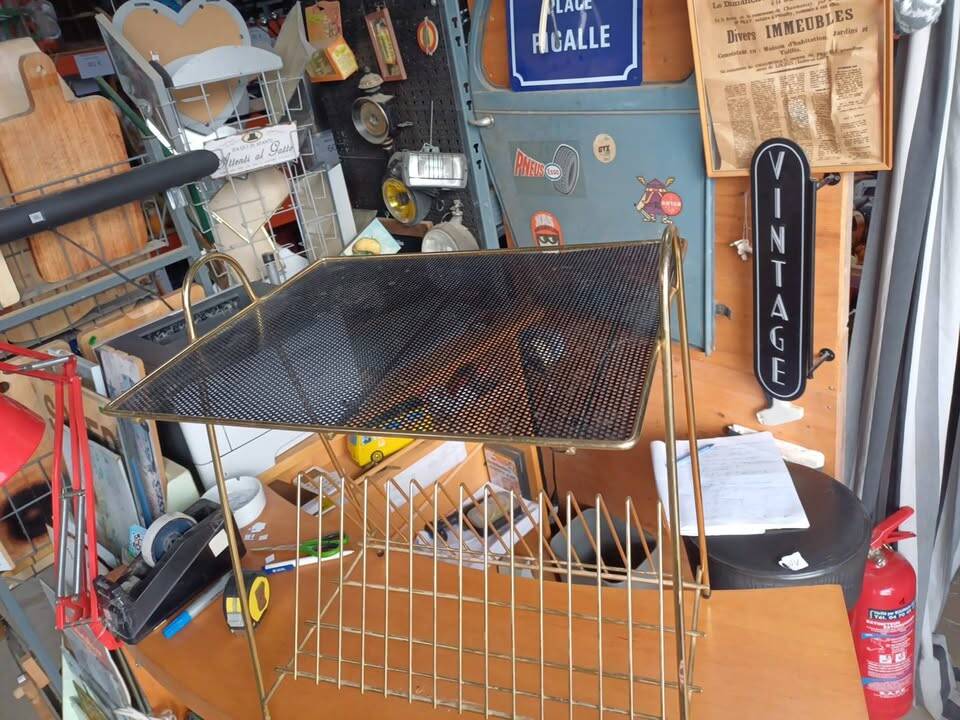 Table d’appoint porte vyniles